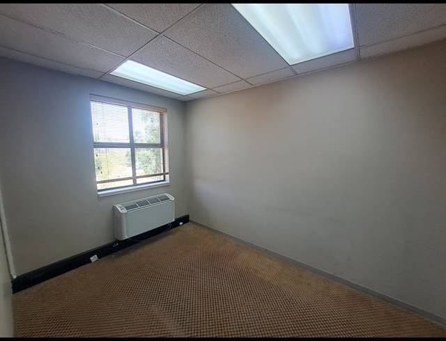 162M² OFFICE TO LET IN DUNKELD WEST